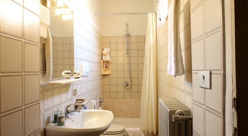 Residence In Centro Mantova Room photo